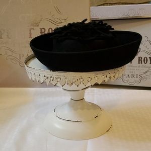 Leslie James cap